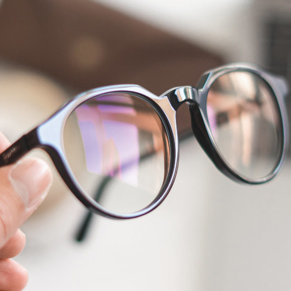 Anti-Glare Glasses: What Are They? | BARNER